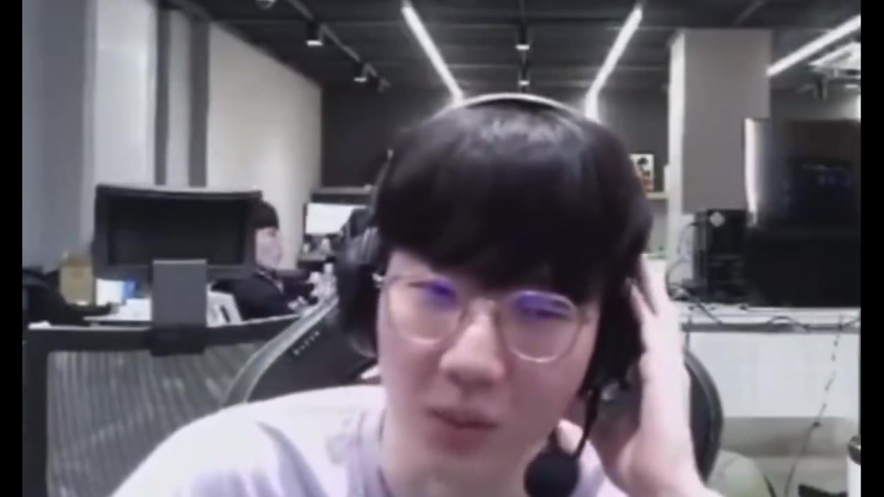 Viper:我忘不了EDG基地旁边的米线店,那里有我度过的点点滴滴